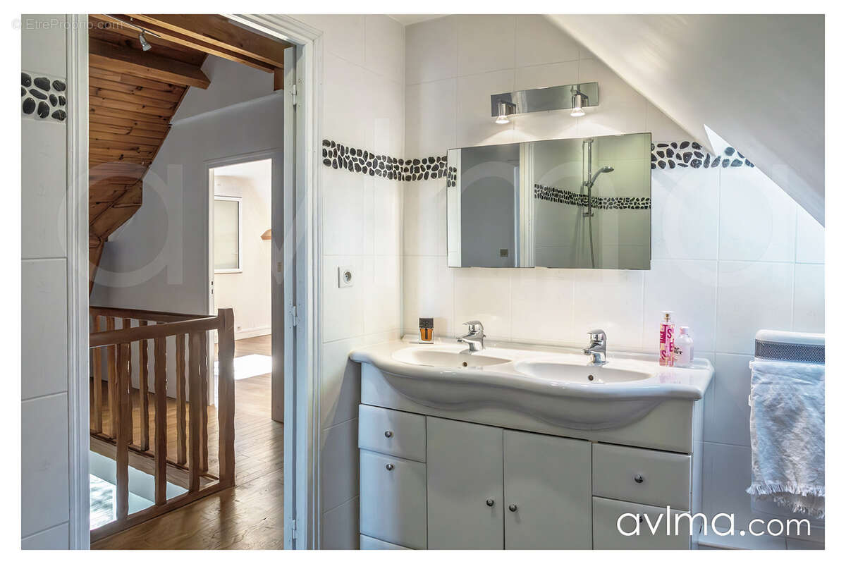 Maison à SAINT-NOM-LA-BRETECHE