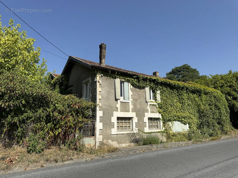 Maison à MONTGUYON