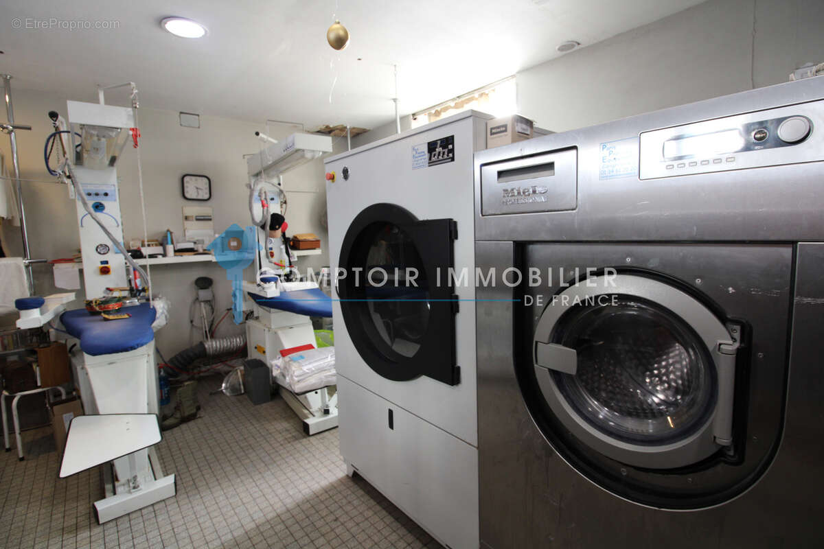 Commerce à IVRY-LA-BATAILLE