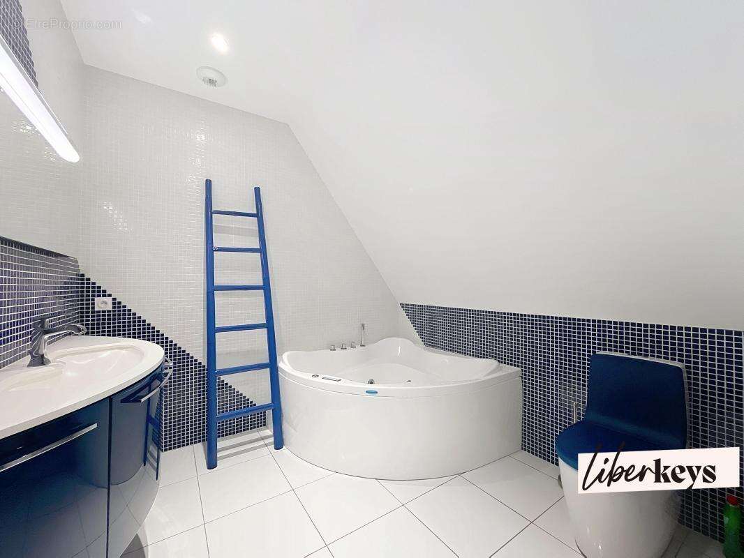 Maison à MARCILLY-LA-CAMPAGNE