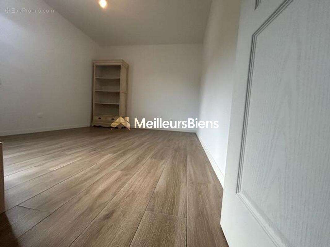 Maison à SAINTE-EULALIE-EN-BORN