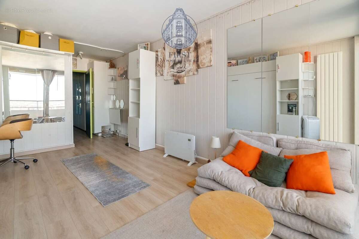 Appartement à PARIS-18E