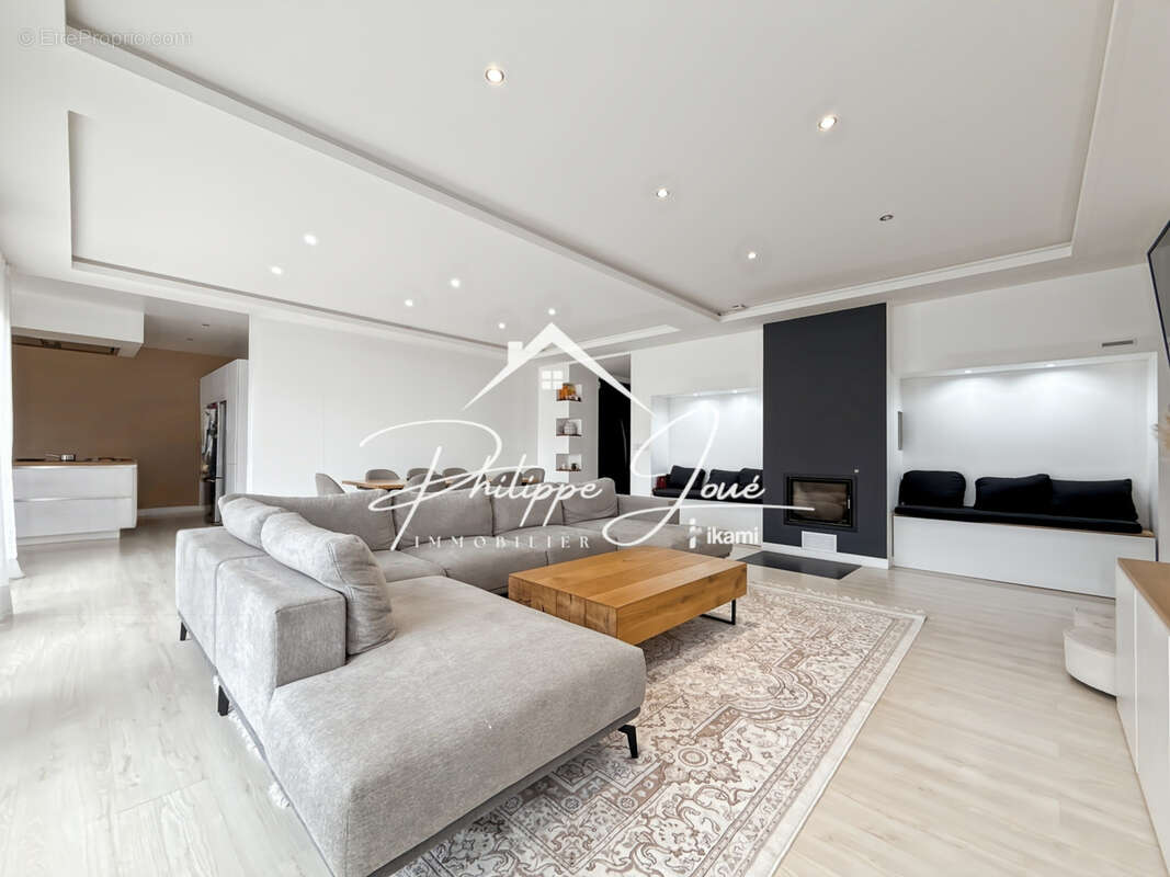 Maison à COURTOIS-SUR-YONNE