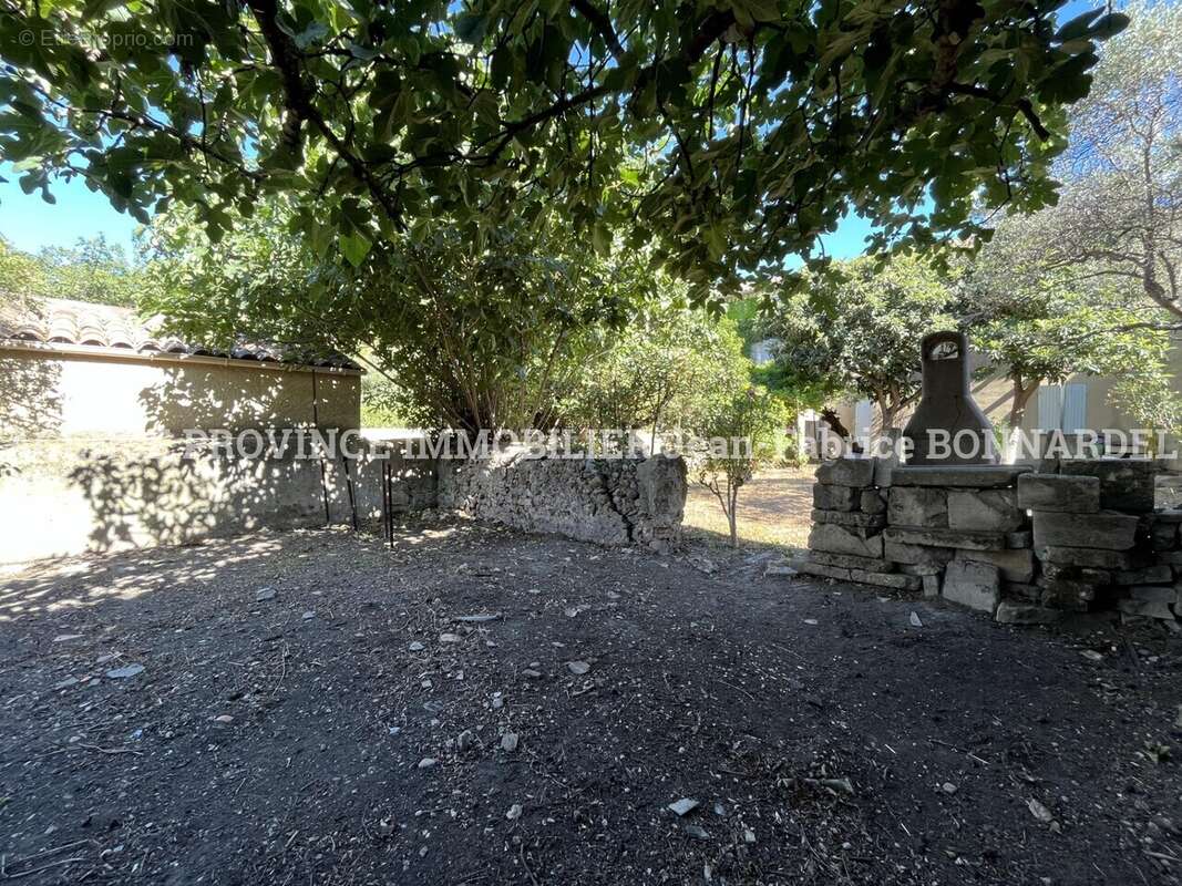 Maison à LA BAUME-DE-TRANSIT