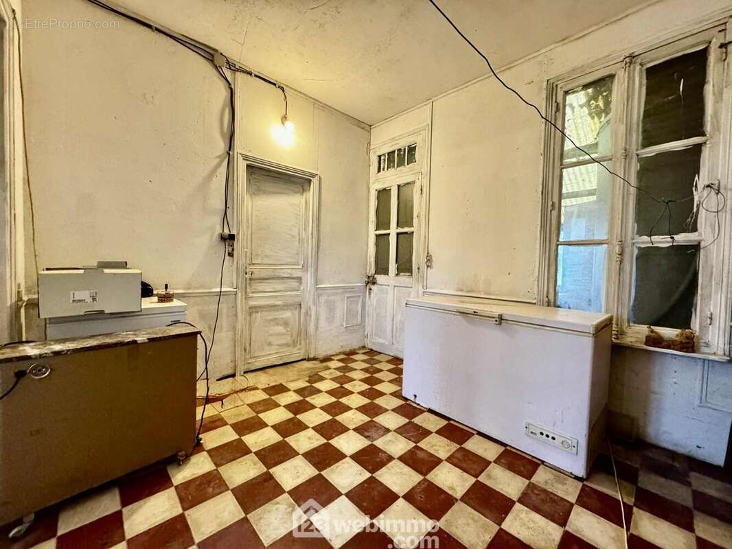 Volumes intéressants à exploiter pour créer un espace de vie chaleureux et lumineux - Maison à VERSIGNY