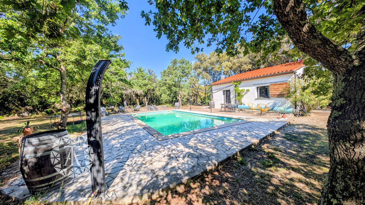 Maison à LAROQUE-DES-ALBERES