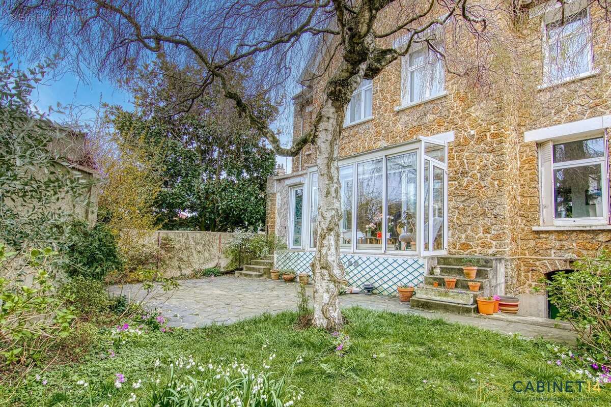 Terrasse et Jardin - Maison à VIROFLAY