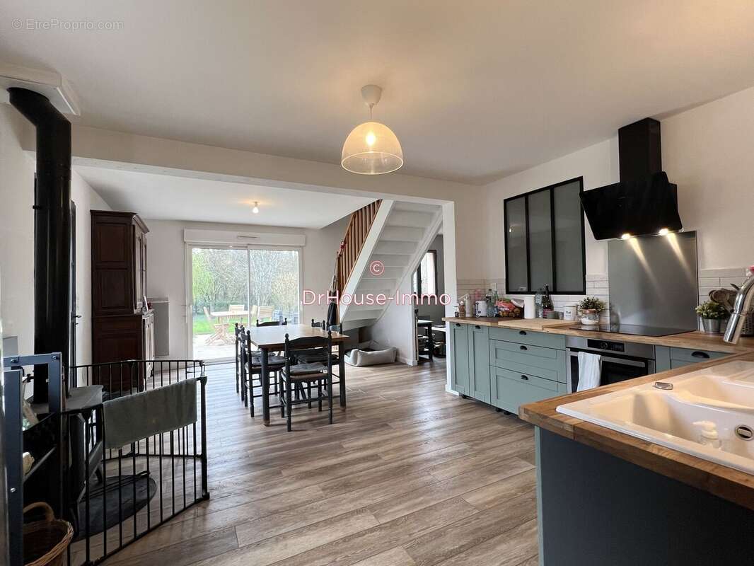 Maison à AZAY-LE-RIDEAU