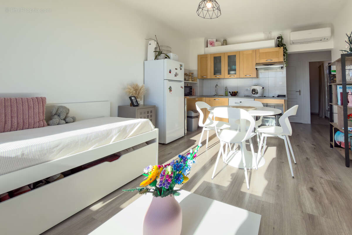 Appartement à LA LONDE-LES-MAURES