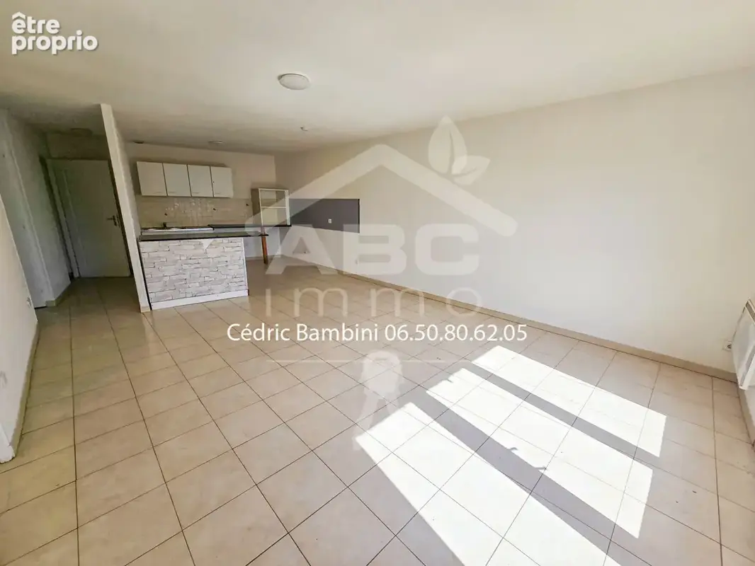 Haut de villa lumineux de 68 m² avec terrasse de 14 m² ? Proche centre-ville de Saint-Maximin - photo 4