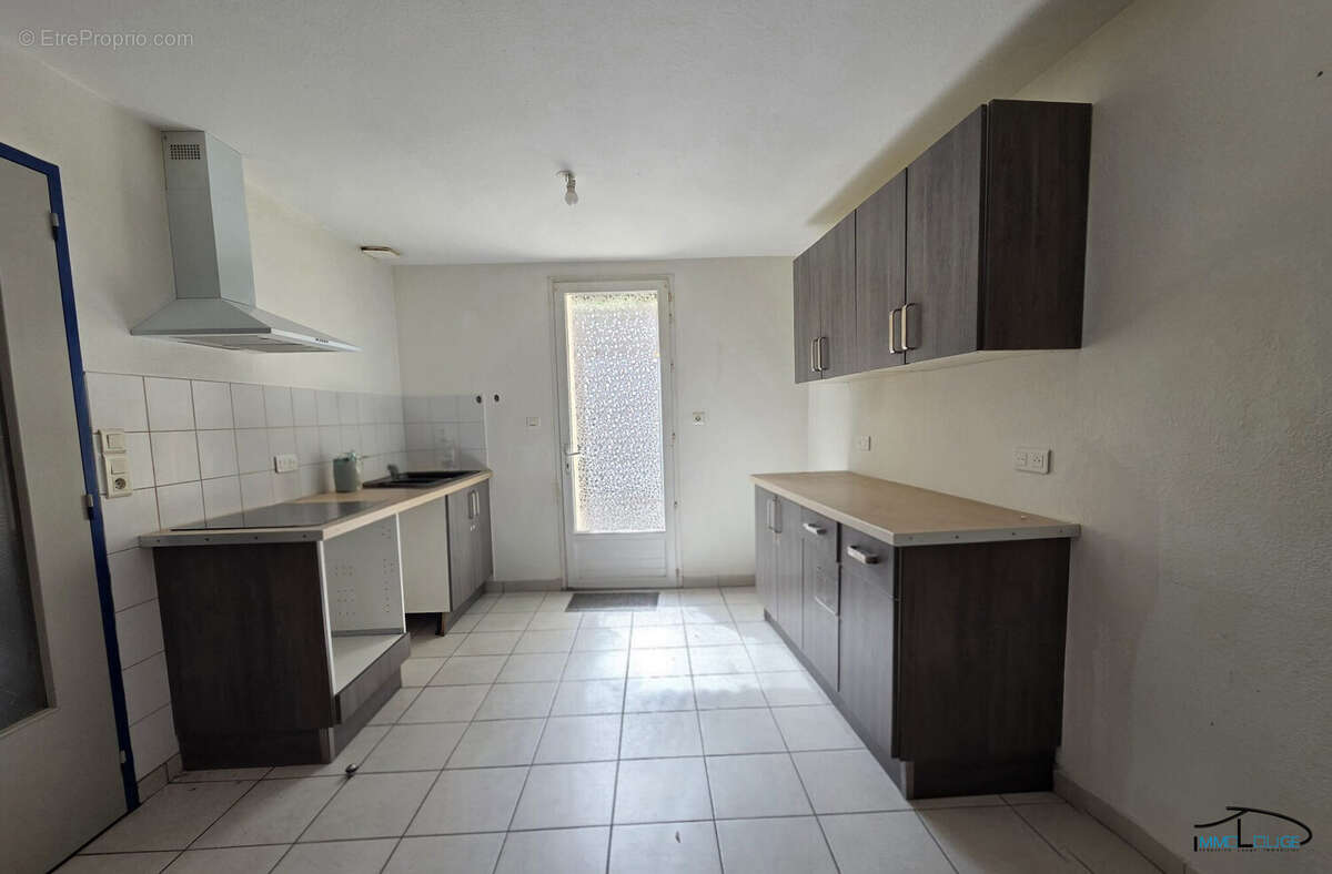 Maison à DECAZEVILLE