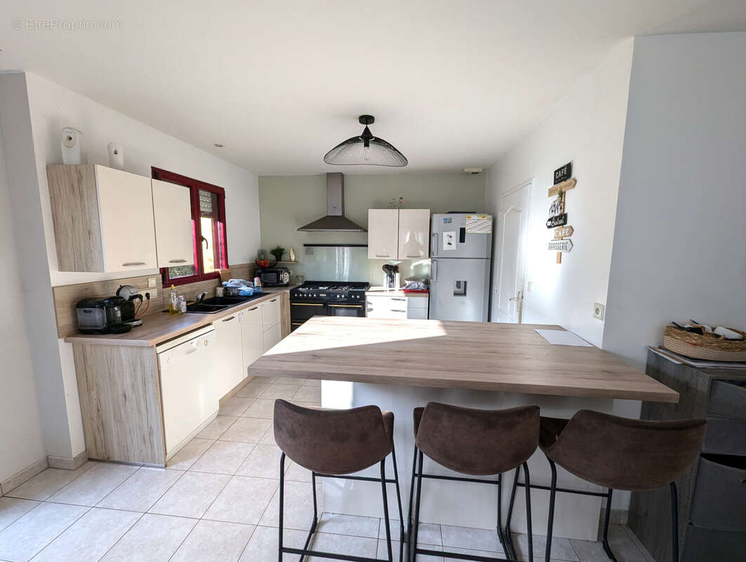 Maison à LA CHAPELLE-DES-MARAIS