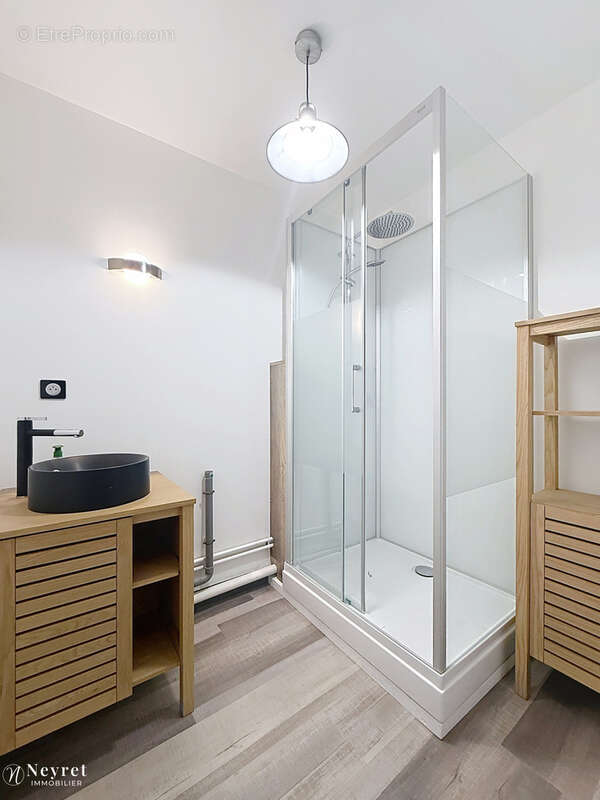 Appartement à SAINT-GENIS-LAVAL