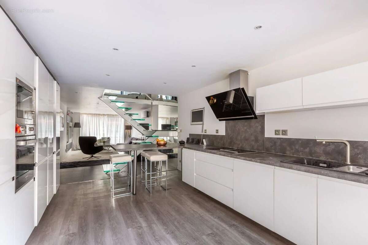 Loft t3 en duplex 92,67 m² – spa privatif – cour intérieure – dpe b - photo 5