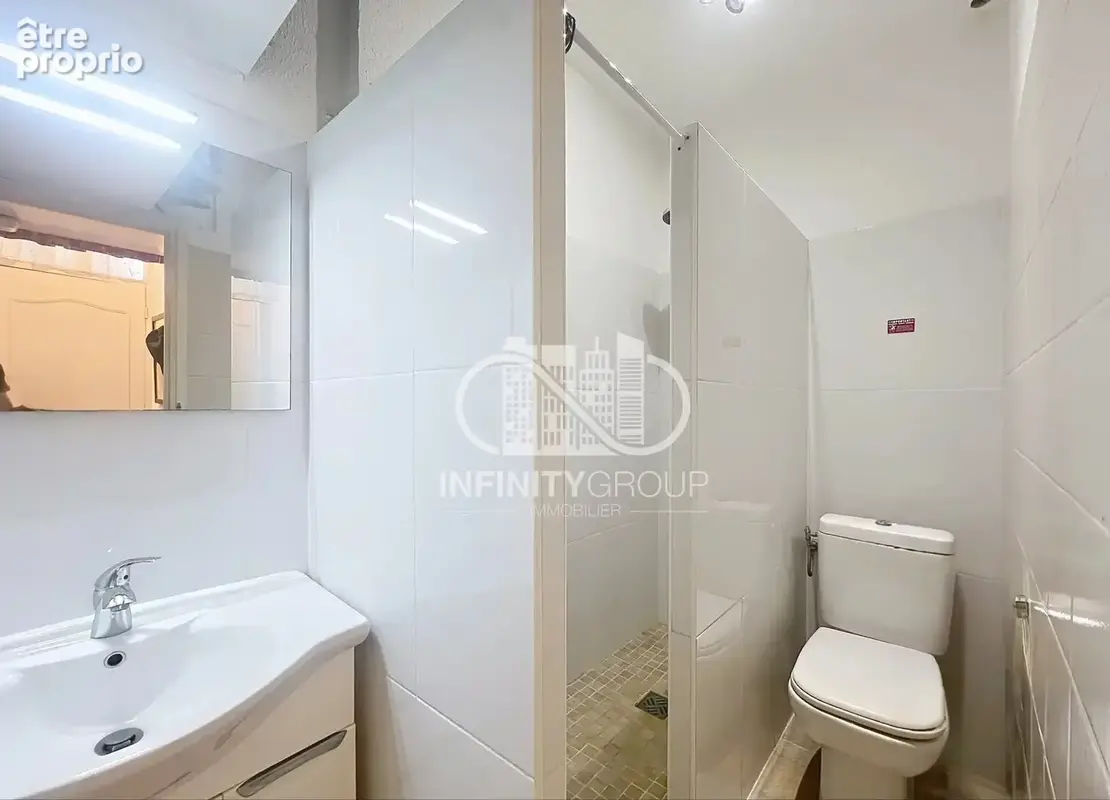 Vieil Antibes – Dernier étage  T2 de charme avec mezzanine - photo 7