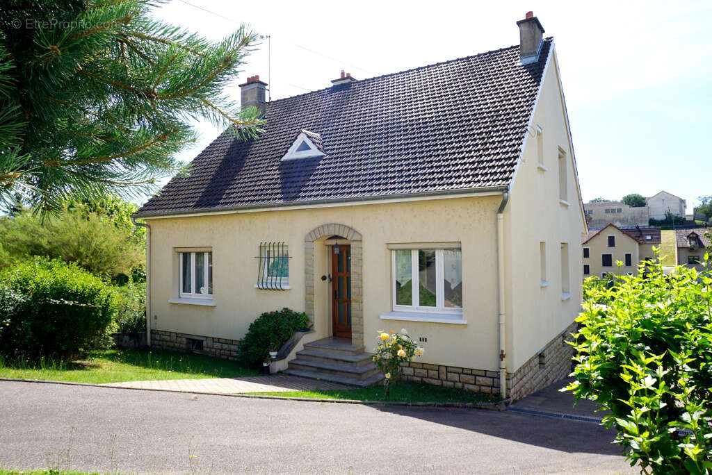 Maison à PARAY-LE-MONIAL