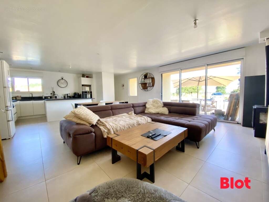 Maison 5 pièces 123 m² à vendre à Montauban-De-Bretagne (35360) - photo 5