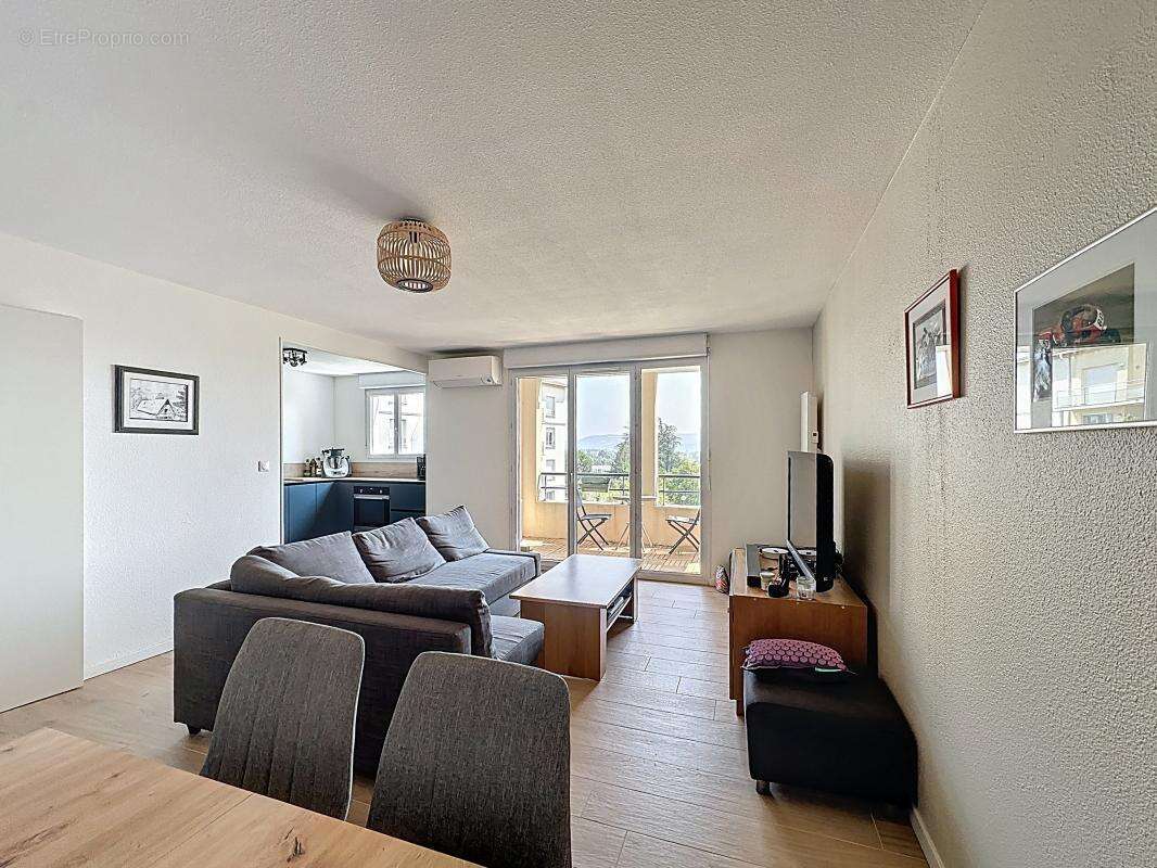 Appartement à GRIGNY