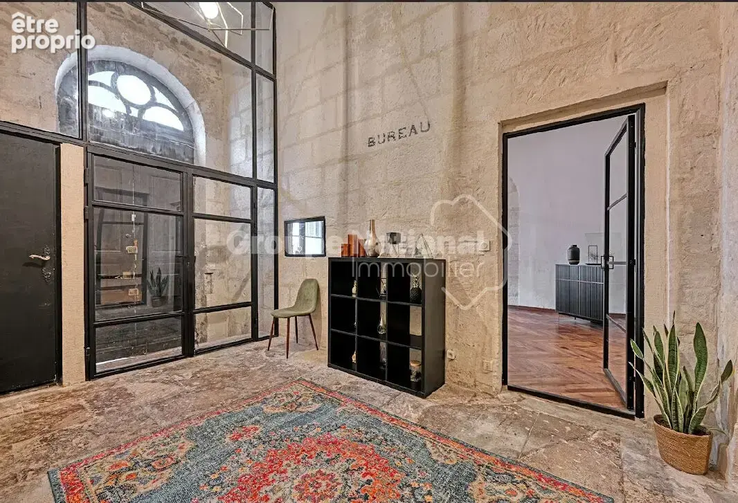 Nîmes Arènes ? Appartement de caractère de 150 m² rénové avec goût - photo 3
