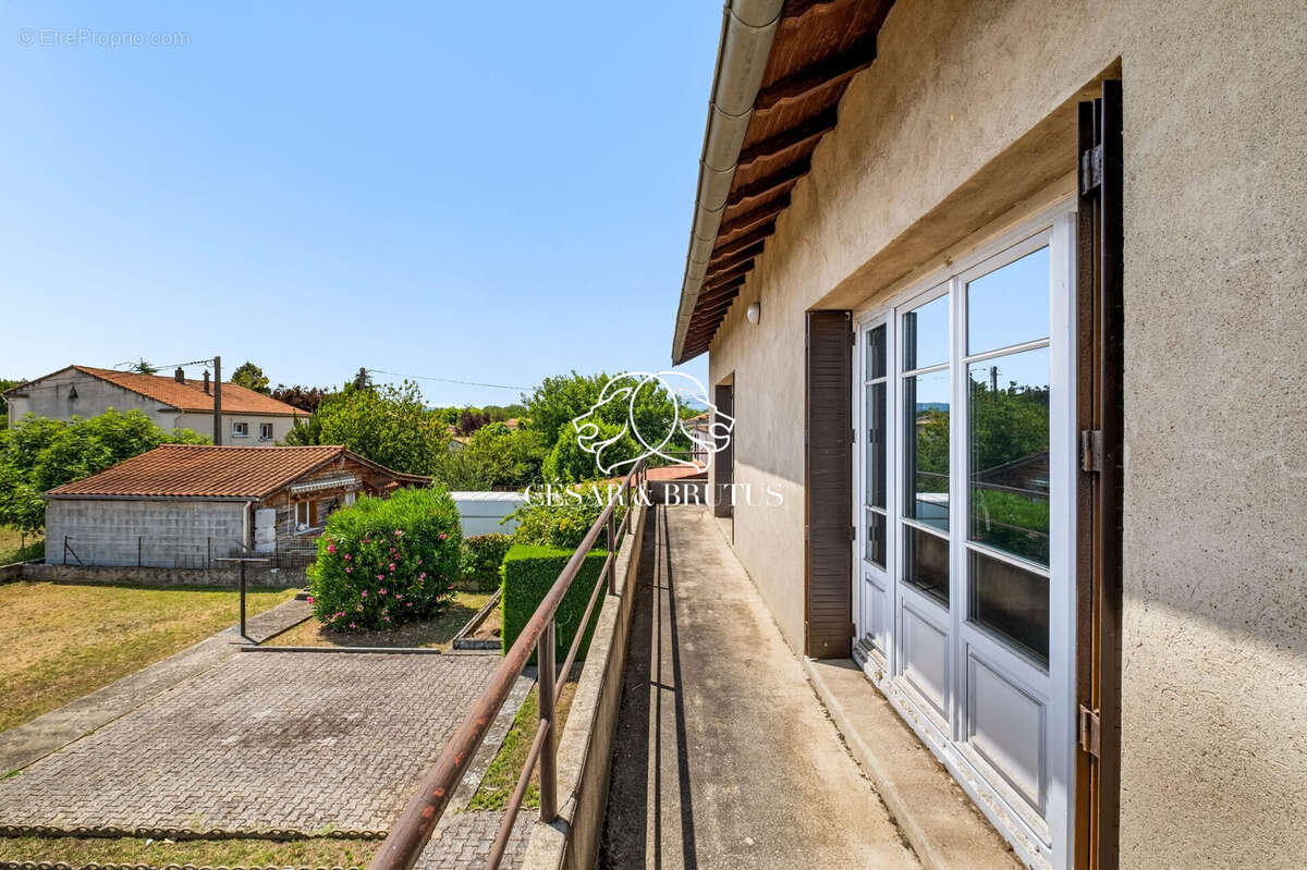 Maison à ROUSSILLON
