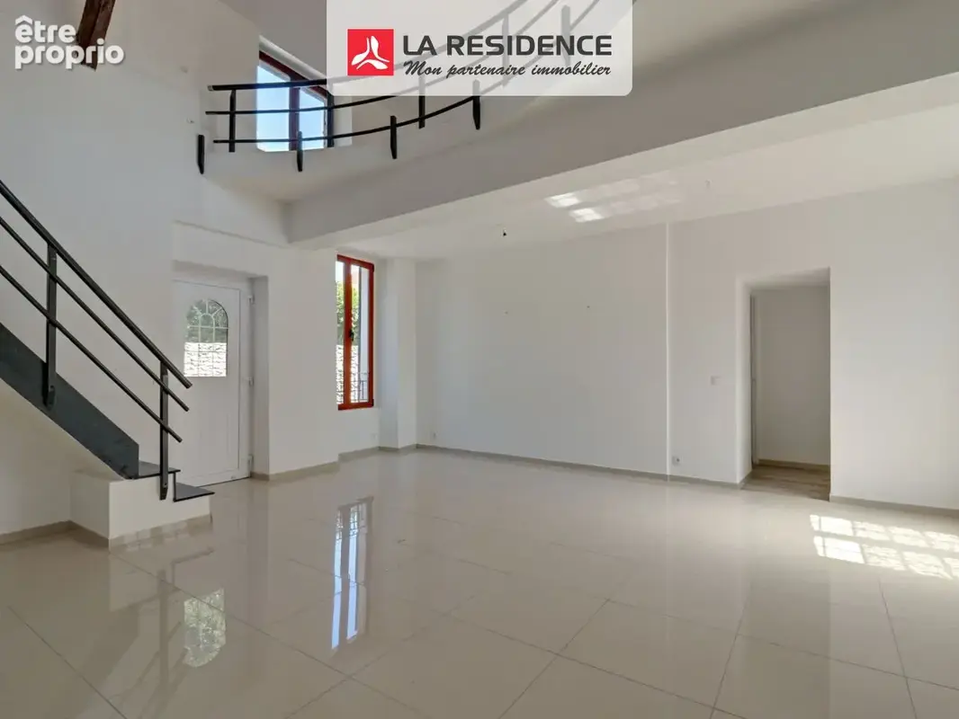 Maison 7 pièces 146 m² à vendre à La Queue-Les-Yvelines (78940) - photo 2