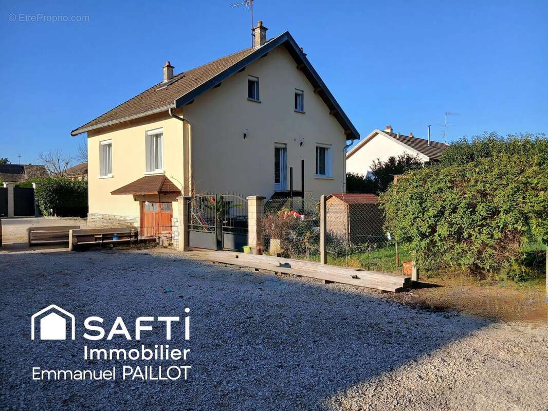 Photo 2 - Maison à ABERGEMENT-LA-RONCE