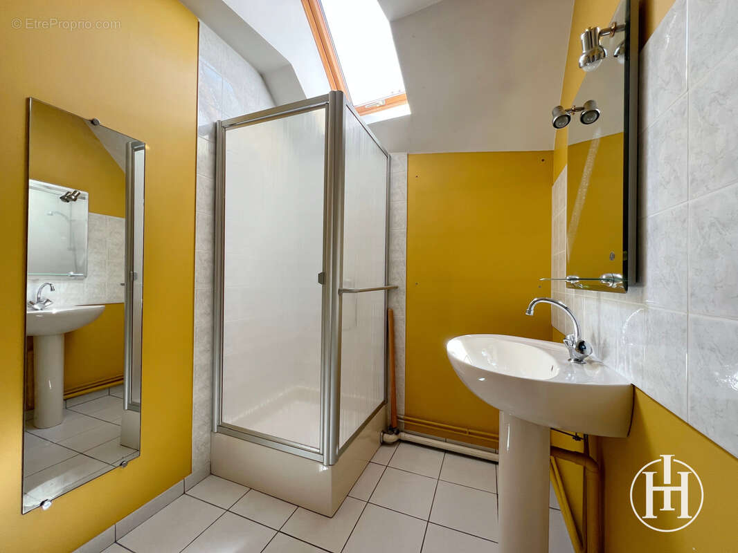 Appartement à SAINT-AMAND-MONTROND
