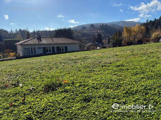 Maison à SAINT-ALBAN-LES-EAUX