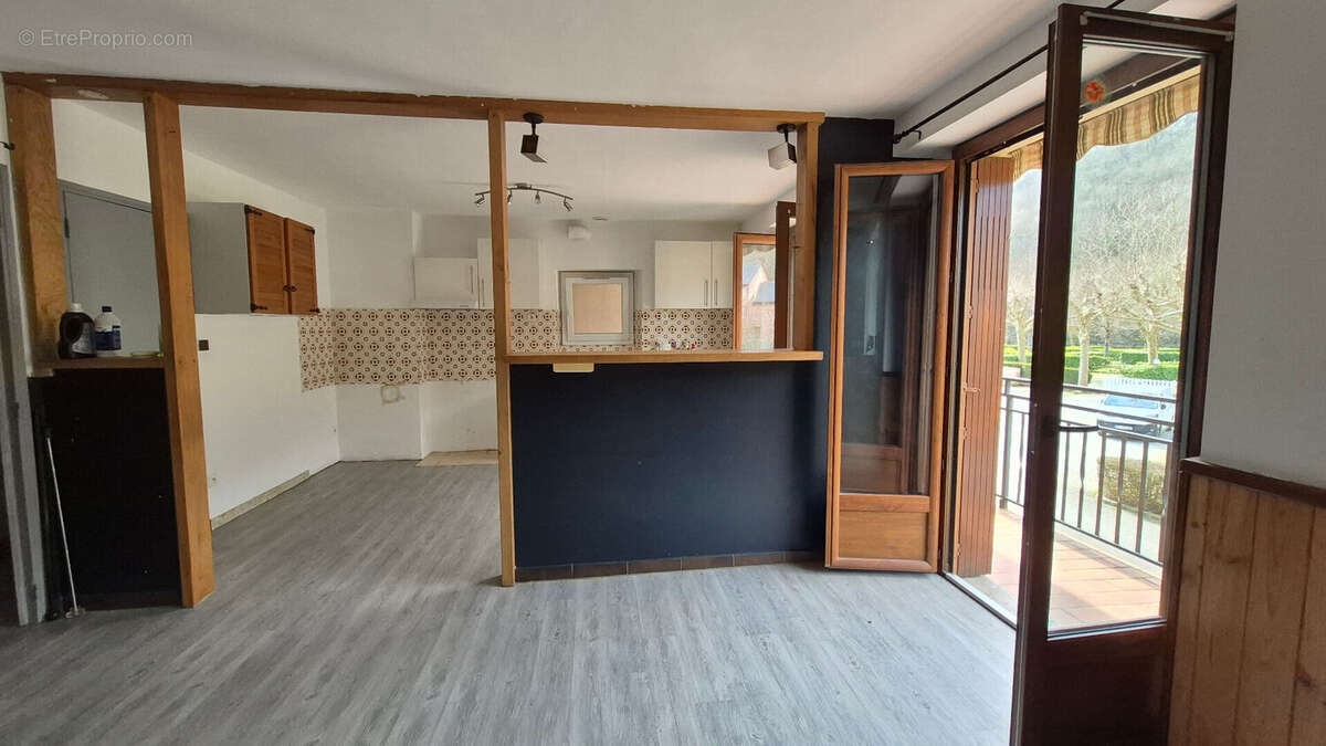 Maison à VILLECOMTAL