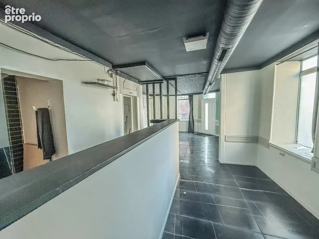 Local commercial + appartement + cave - photo 4
