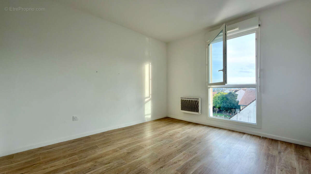 Appartement à CORBEIL-ESSONNES