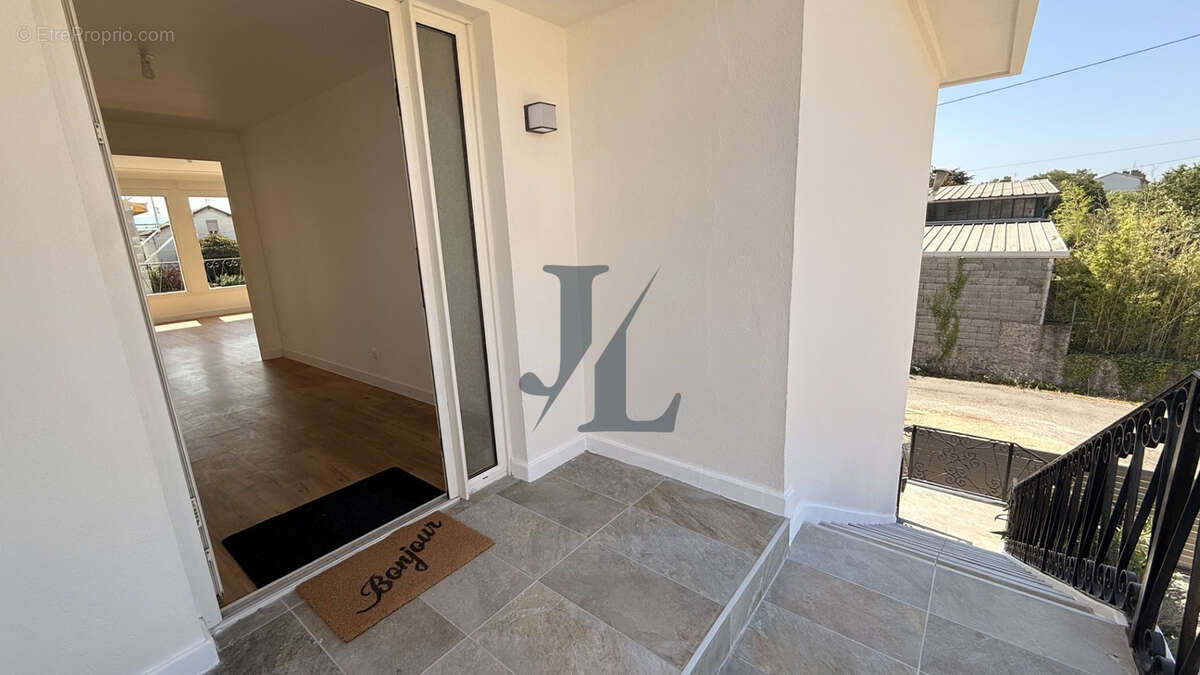 Appartement à PORTES-LES-VALENCE