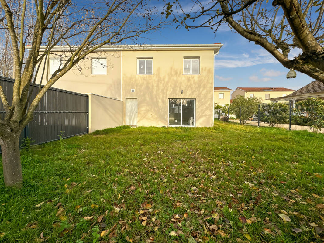 Maison à SAINT-DIDIER-DE-FORMANS
