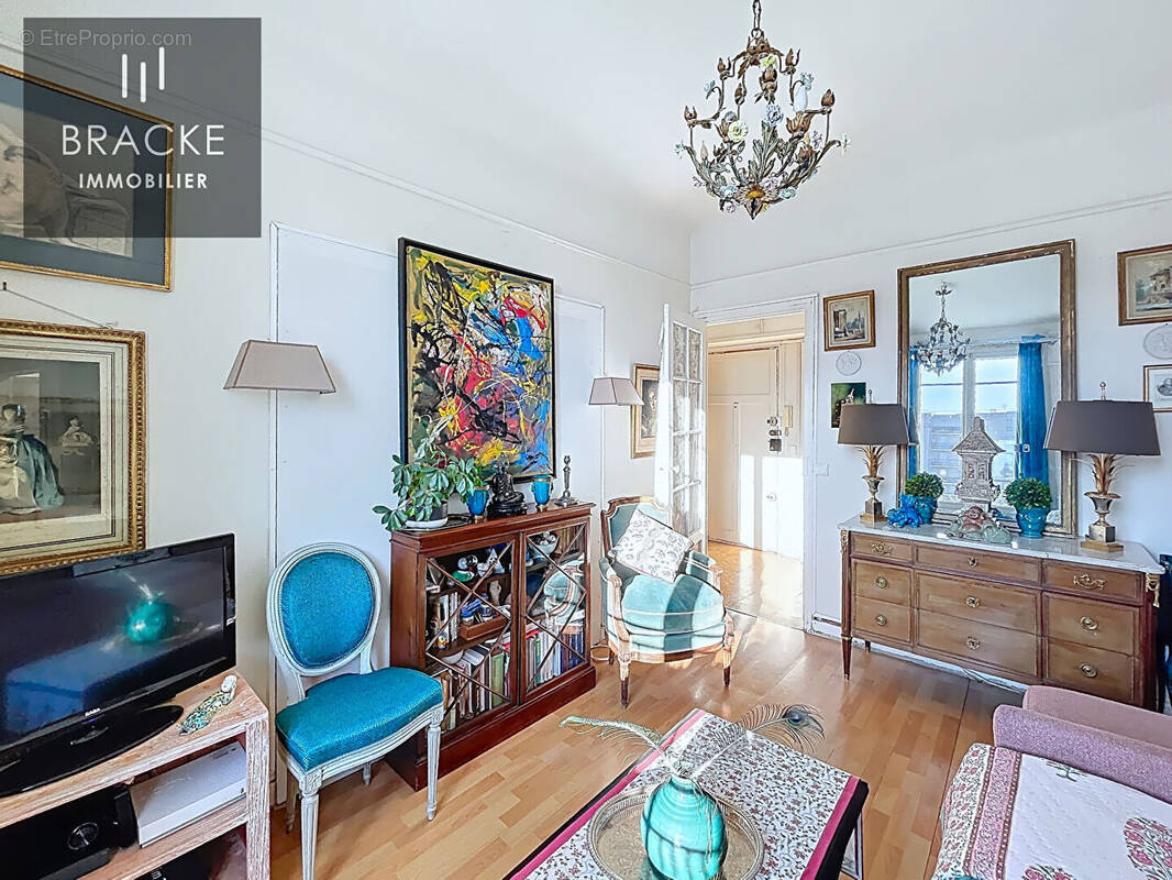 Appartement à COURBEVOIE