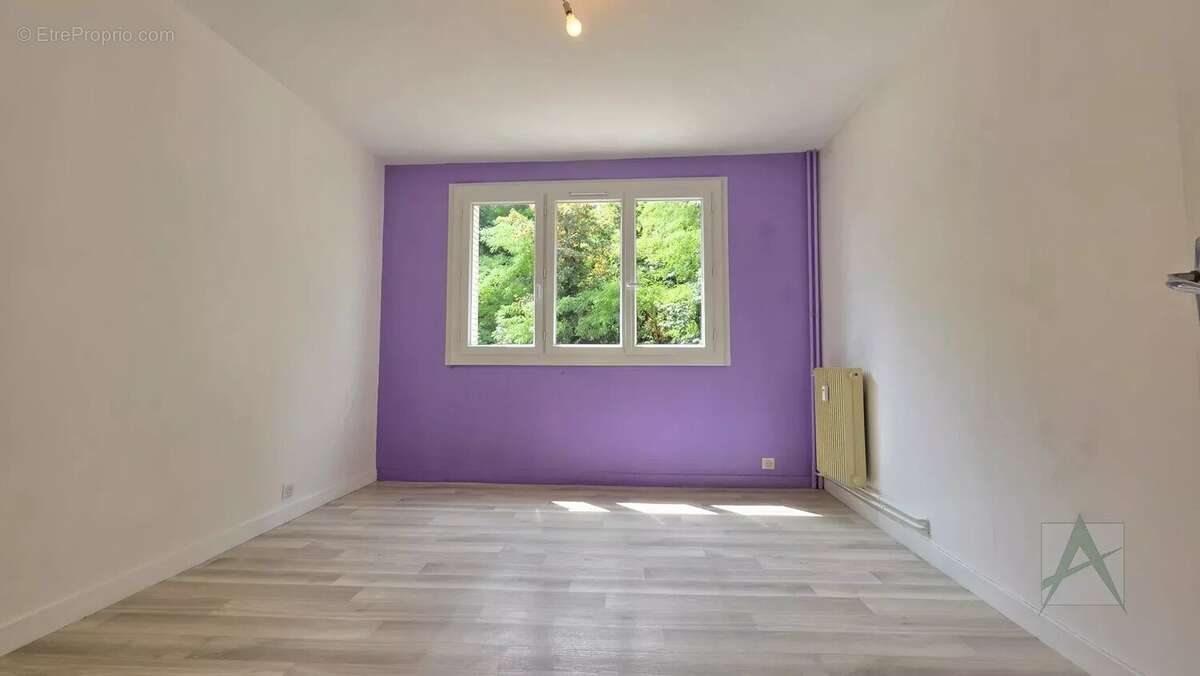 CHAMBERY - T4 2ème étage centre ville - photo 9