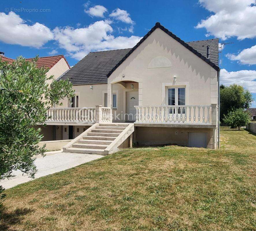 Maison à LONGUEVILLE