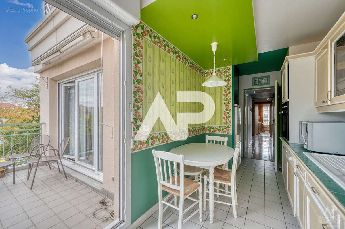 Appartement à RUEIL-MALMAISON