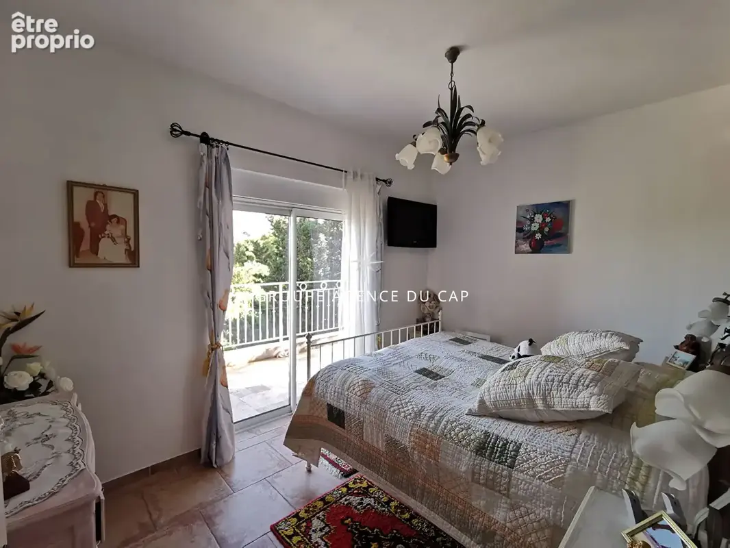À vendre villa 5 chambres avec vue mer proche centre ville avec piscine et garage double, à saint aygulf - photo 8