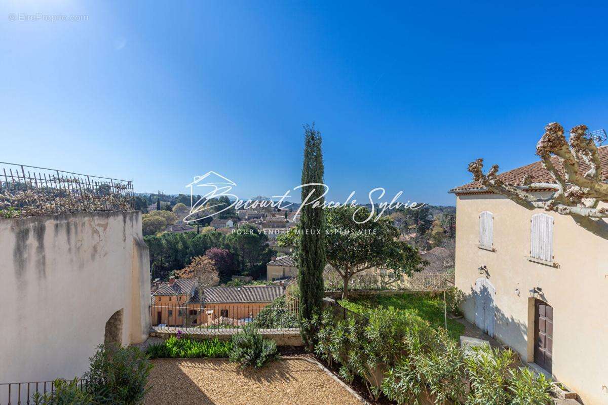 Appartement à BEAUMES-DE-VENISE