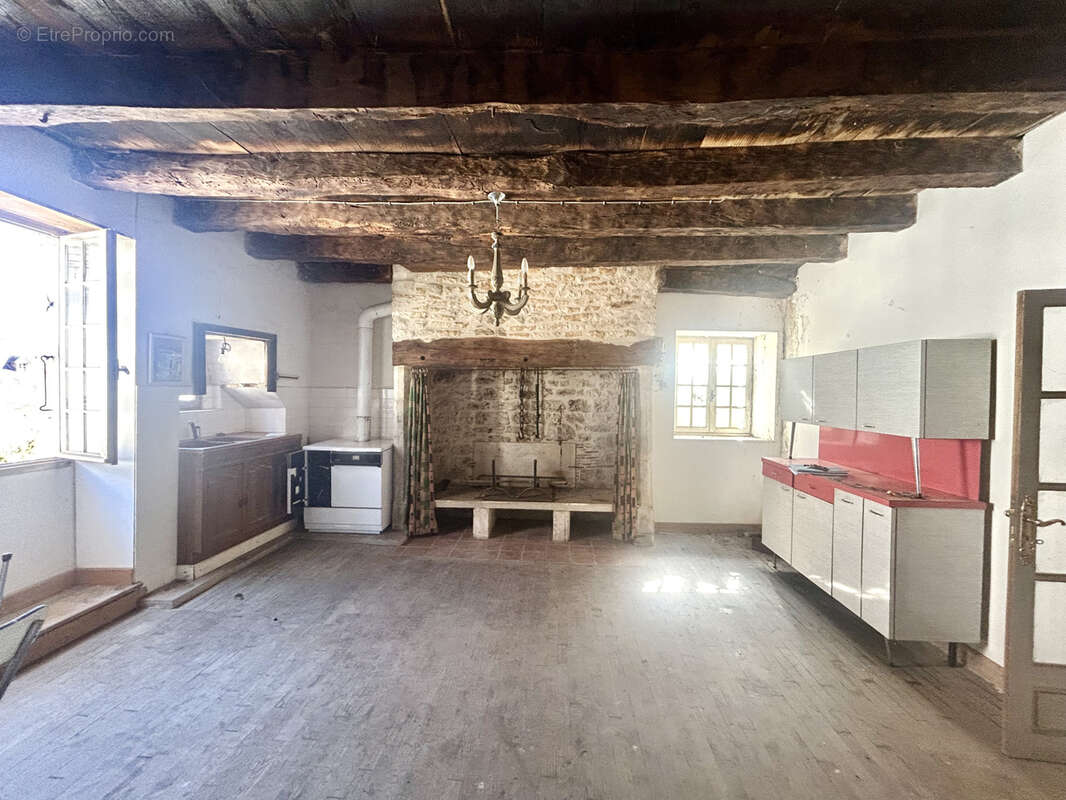 Maison à SAINT-SOZY