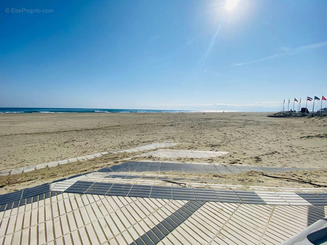 Commerce à CANET-EN-ROUSSILLON