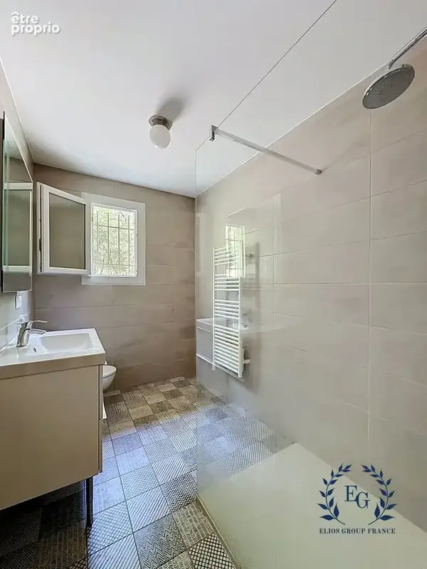 Maison 6 pièces 136 m² à vendre à Flassans-Sur-Issole (83340) - photo 9