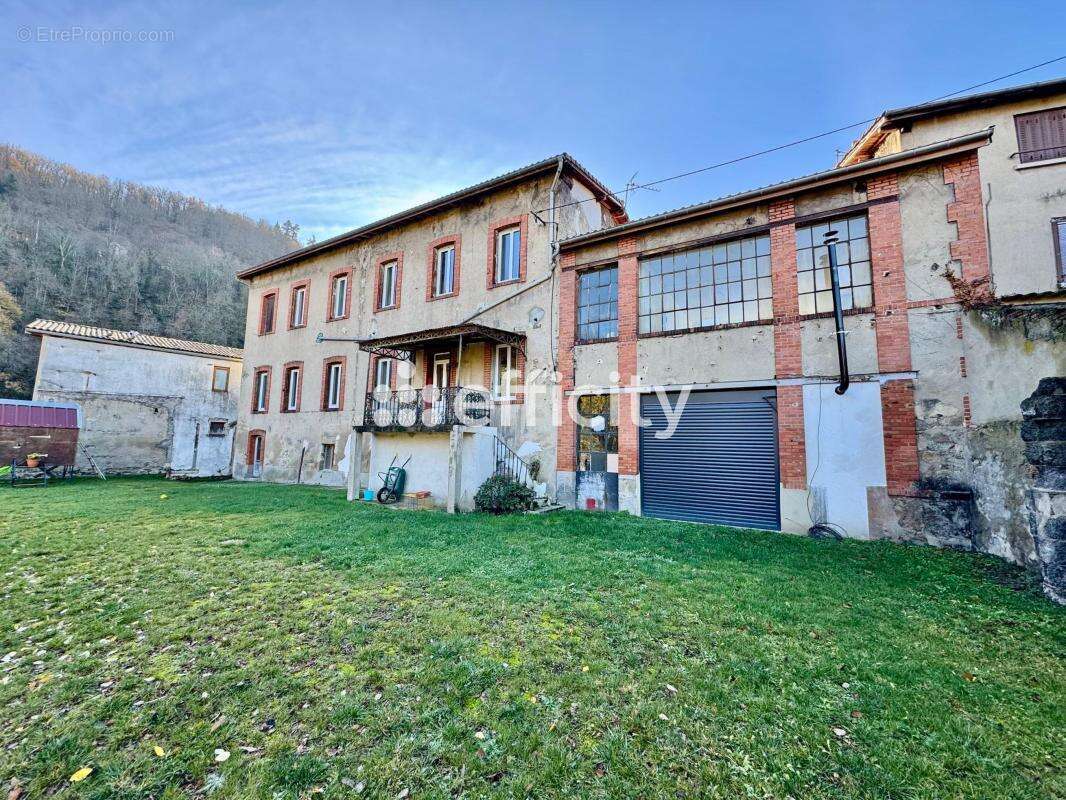 Maison 240 m² à Thiers  - photo 6