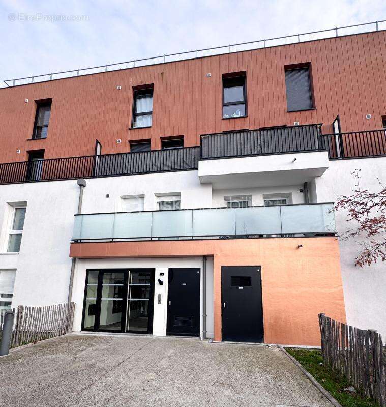 Roissy-en-Brie – Appartement récent de 2021, F2 2 pièces, balcon + 1 parking en sous-sol -GARANTIE DECENNALE 2031 - photo 3