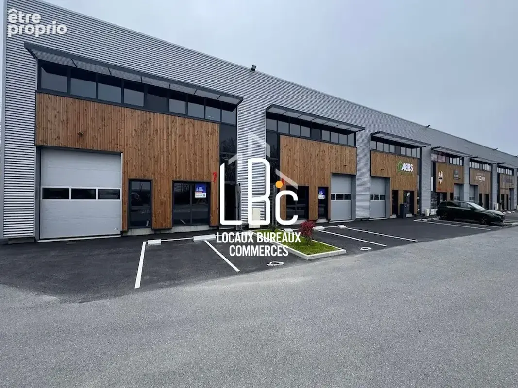 Commerce 253 m² à vendre à Basse-Goulaine (44115) - photo 1