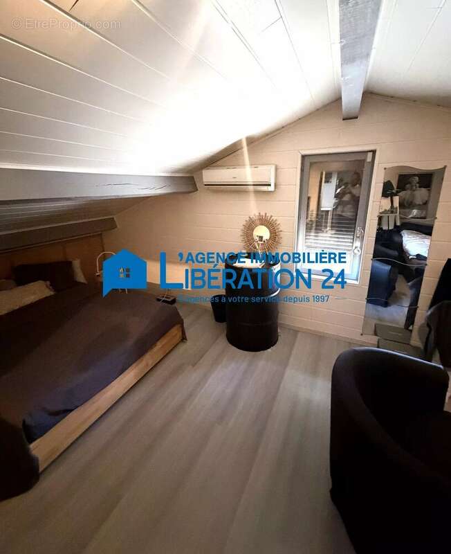 Maison familiale de 198 m2 au calme avec beau  terrain plat – Secteur prisé de La Chapelle-d’Aurec - photo 12