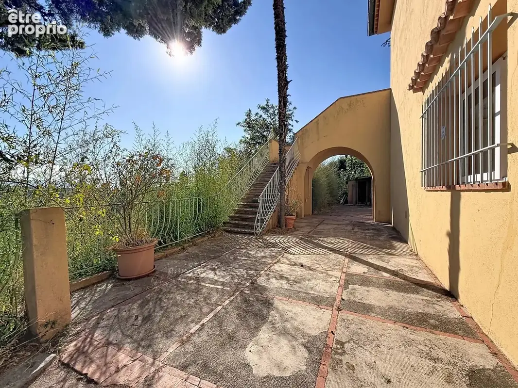 Saint-Roman de Bellet - Maison Niçoise - 6 Pièces - 228 m² - photo 11