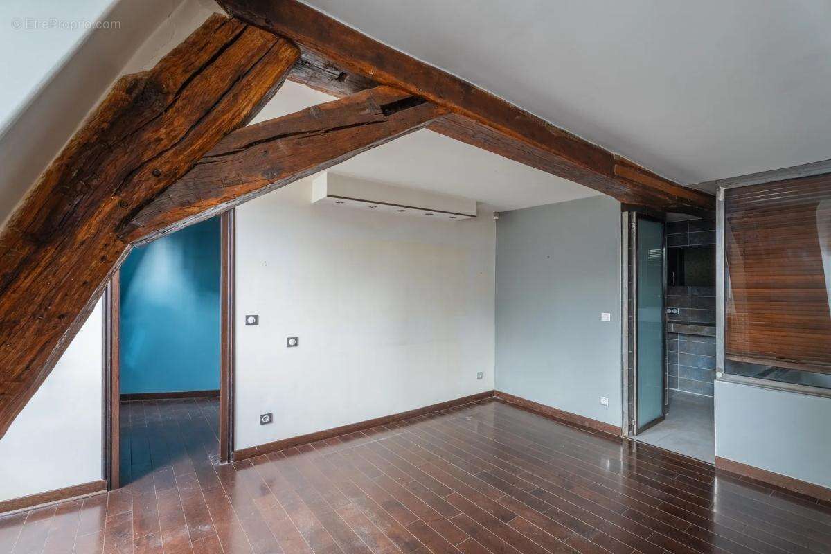 Appartement à PARIS-2E