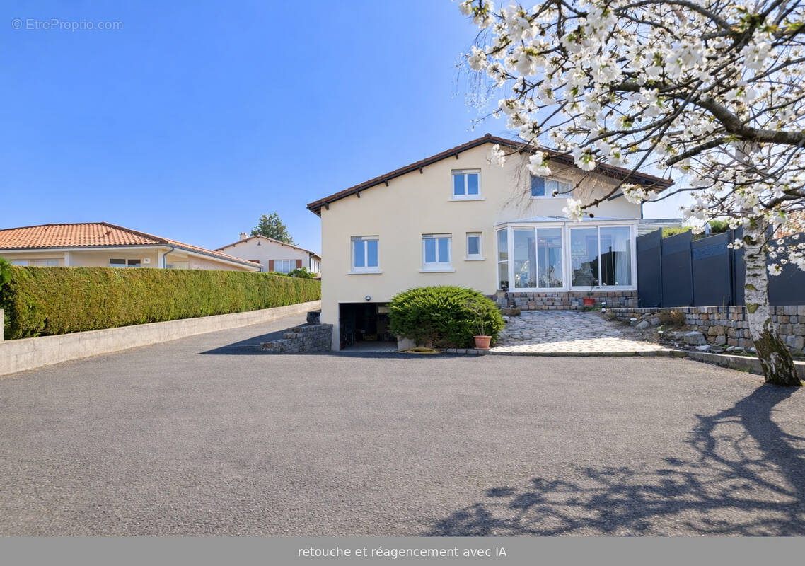 Maison à PONT-DU-CHATEAU