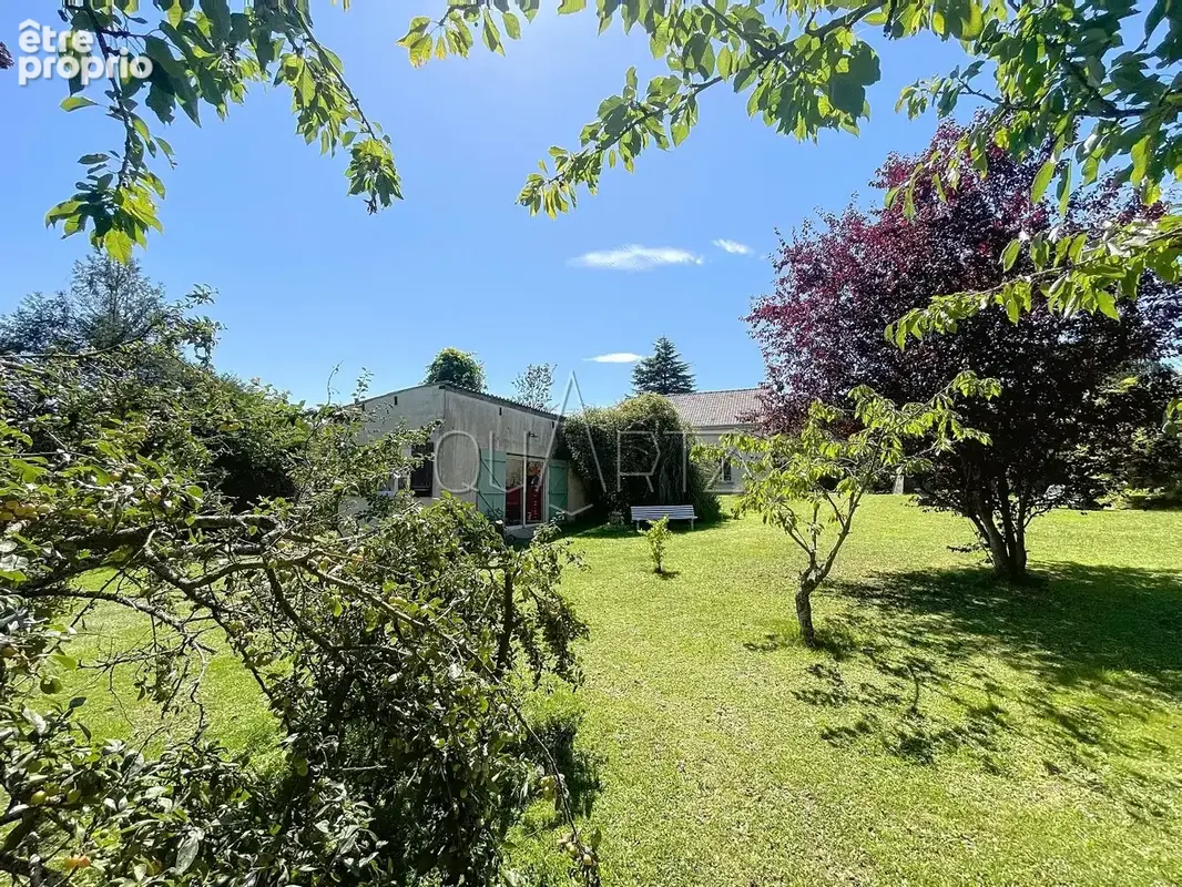 Propriété composée de deux maisons et ses annexes - photo 19
